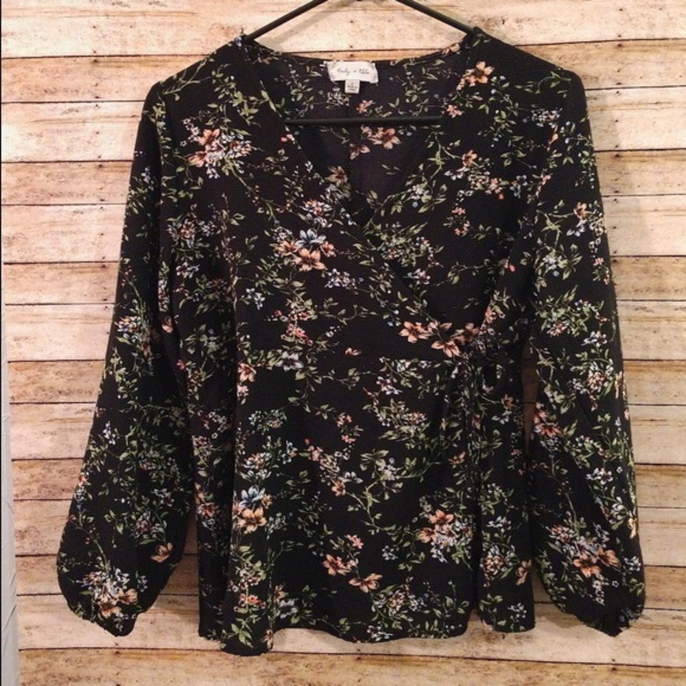 PRICE DROP!! Bailey & Chloe wrap blouse sz S ✨